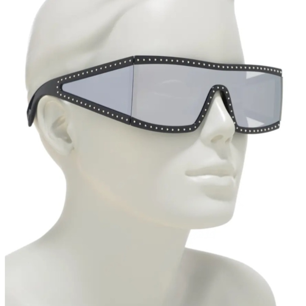 SOLD Moschino Sunglasses, New - Picture 14 of 16